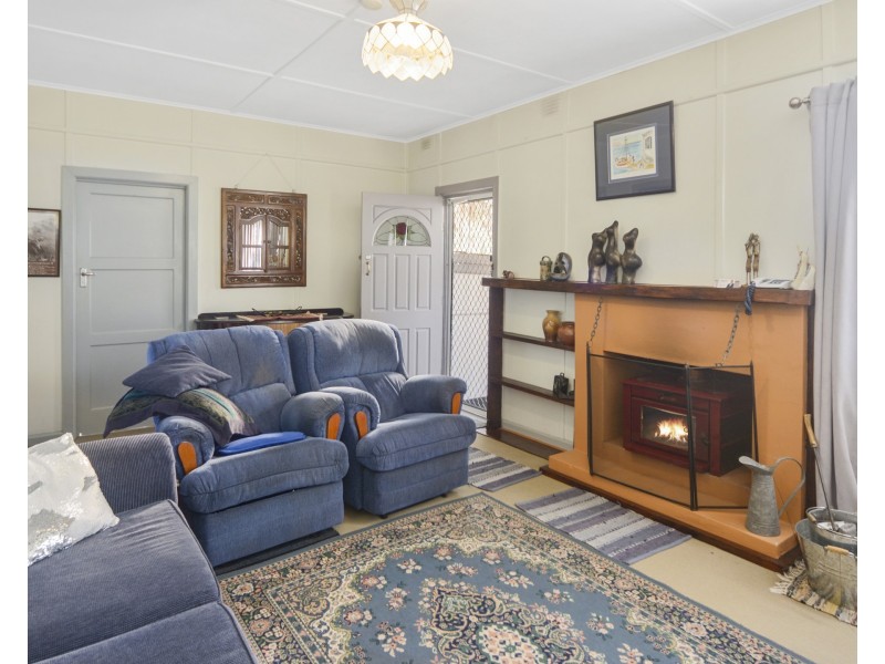 389 Princes Highway, Bomaderry NSW 2541