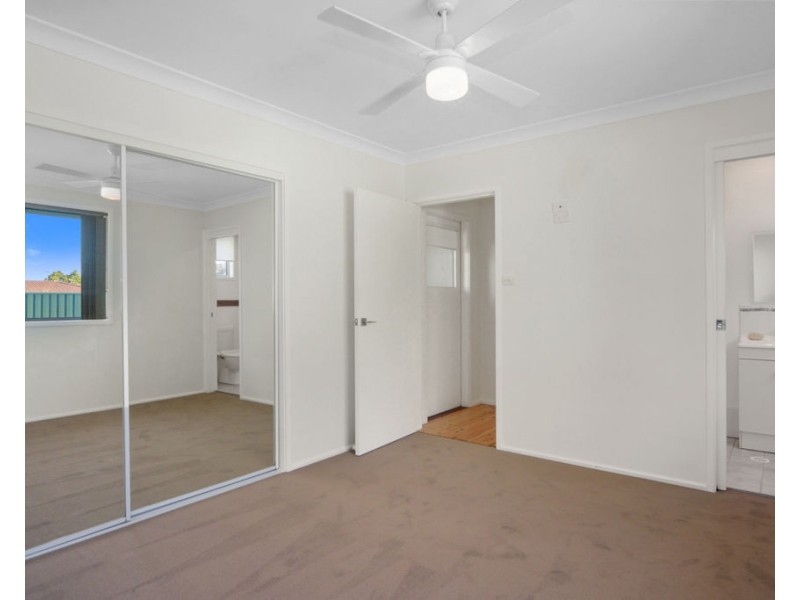 4 Yeovil Drive, Bomaderry NSW 2541