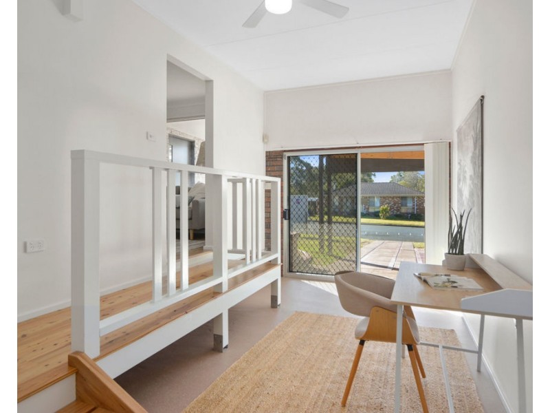 4 Yeovil Drive, Bomaderry NSW 2541