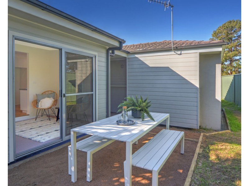 4 Yeovil Drive, Bomaderry NSW 2541