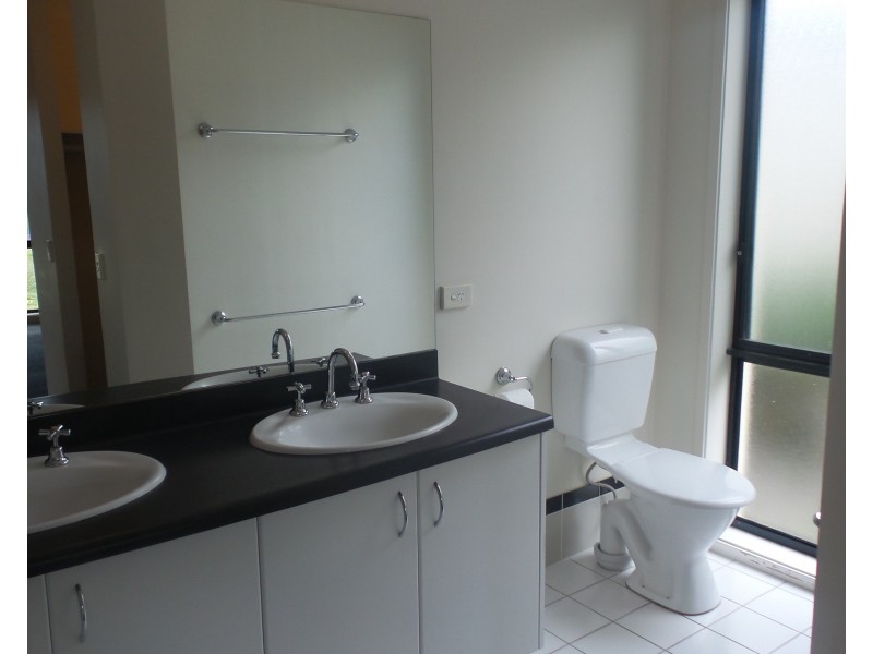 20 Hibiscus Place, Bomaderry NSW 2541