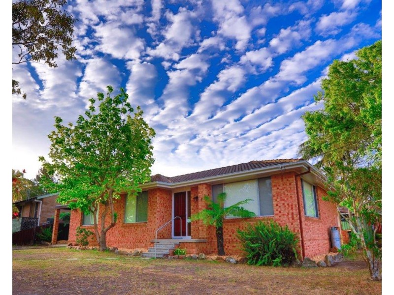 8 Peak Avenue, North Nowra NSW 2541