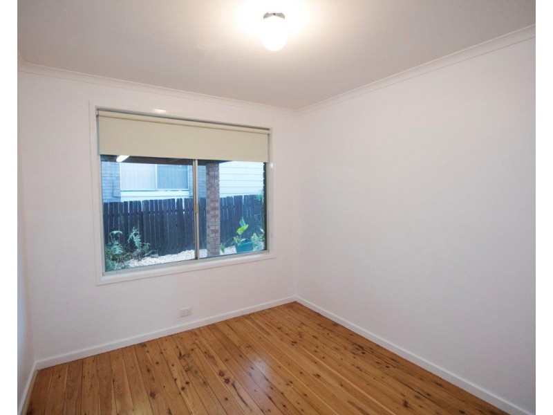 8 Peak Avenue, North Nowra NSW 2541