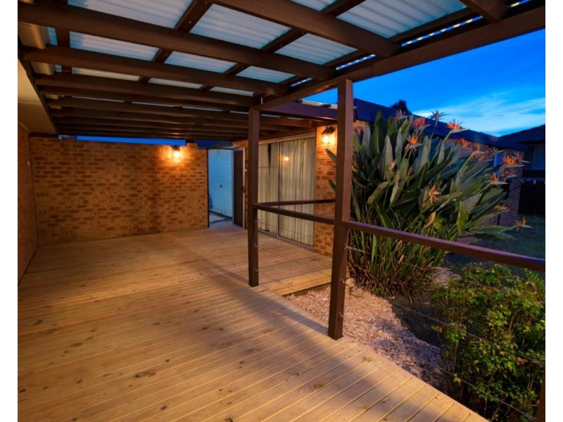8 Peak Avenue, North Nowra NSW 2541