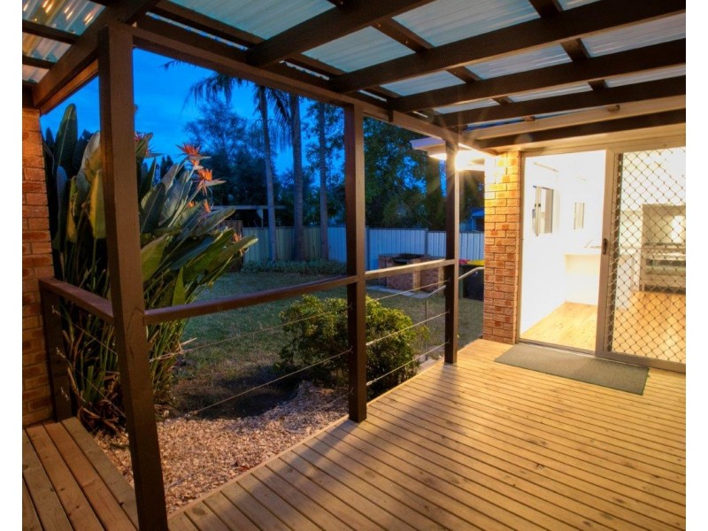 8 Peak Avenue, North Nowra NSW 2541