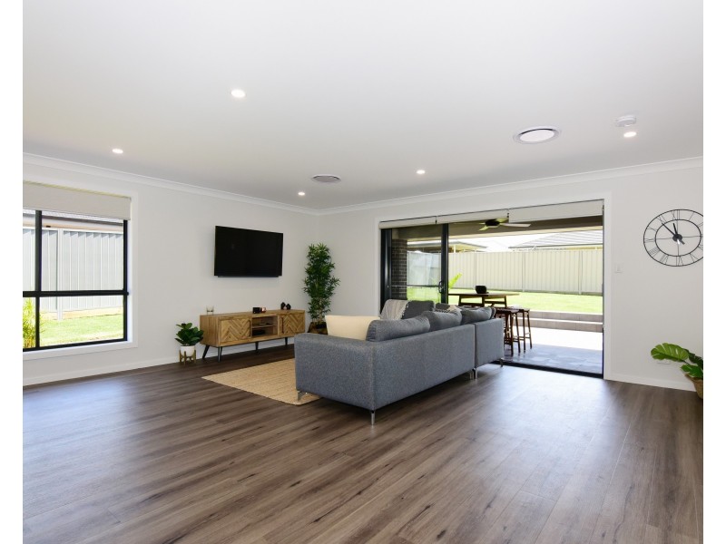 26 Alata Crescent, South Nowra NSW 2541
