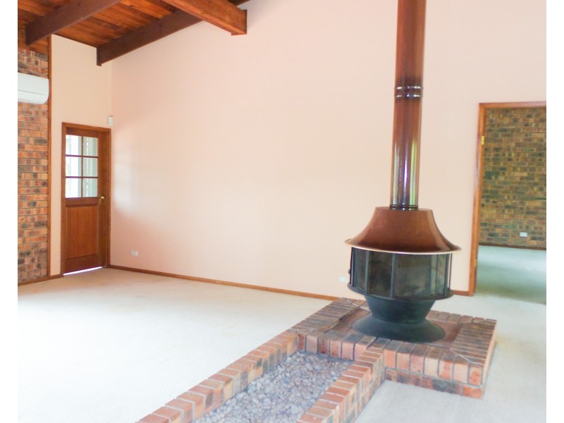 125 Mossvale Road, Bomaderry NSW 2541