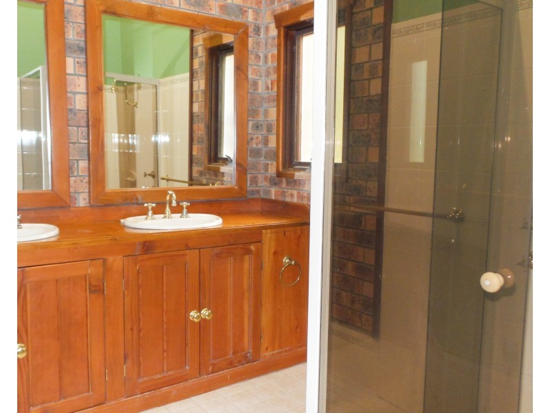 125 Mossvale Road, Bomaderry NSW 2541