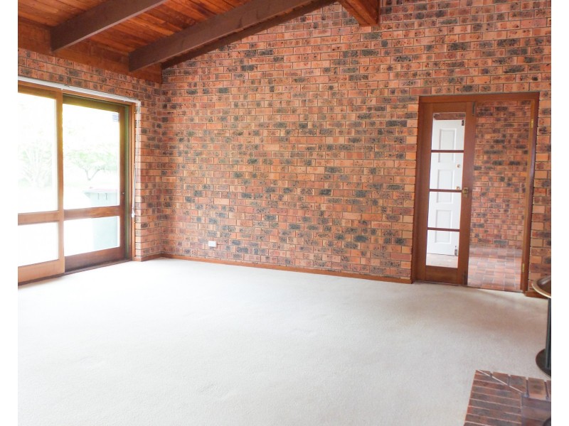 125 Mossvale Road, Bomaderry NSW 2541