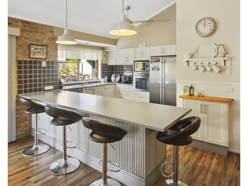 6 Arnheim Place, North Nowra NSW 2541