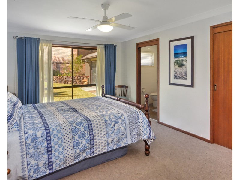 6 Arnheim Place, North Nowra NSW 2541