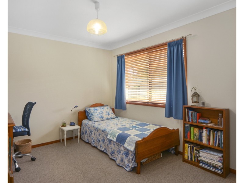 6 Arnheim Place, North Nowra NSW 2541