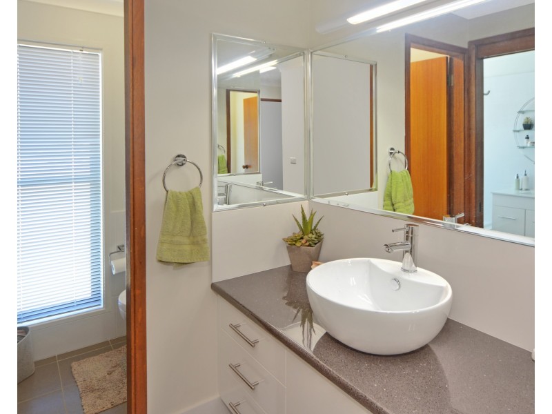 6 Arnheim Place, North Nowra NSW 2541