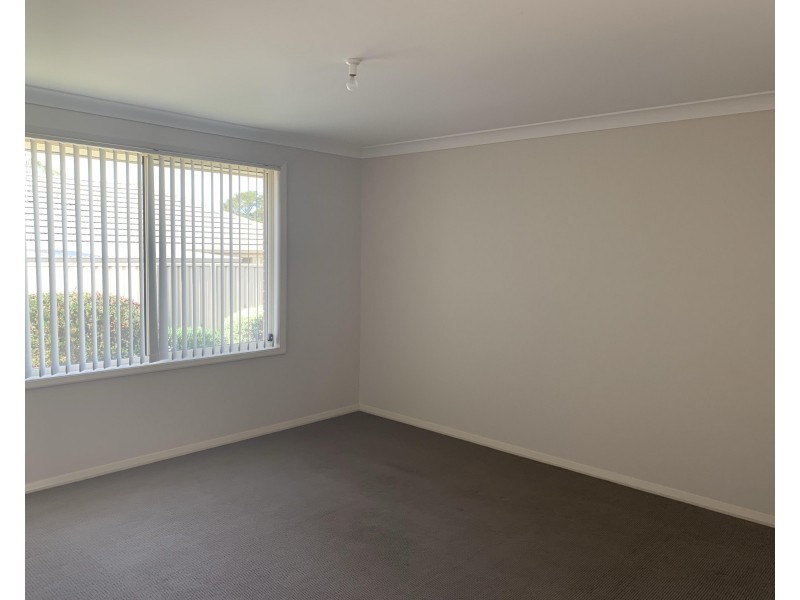 2/123B Meroo Road, Bomaderry NSW 2541