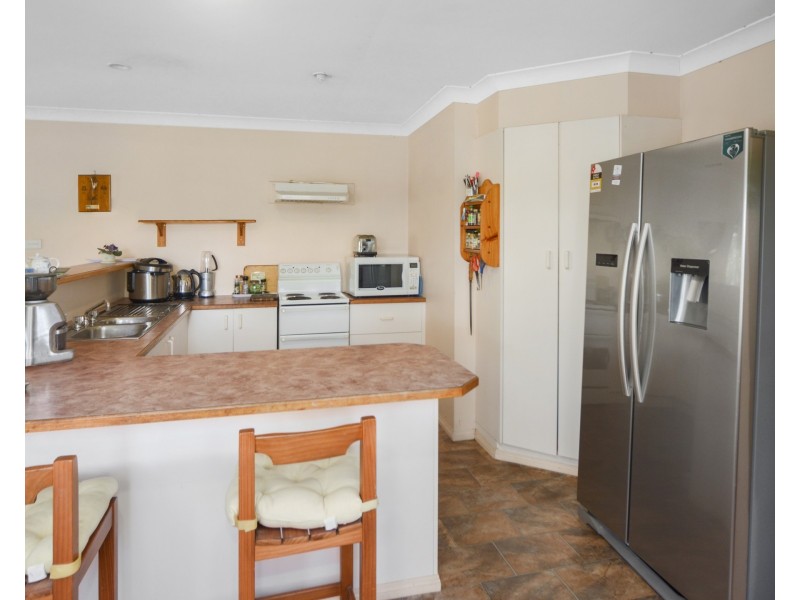 387 Princes Highway, Bomaderry NSW 2541