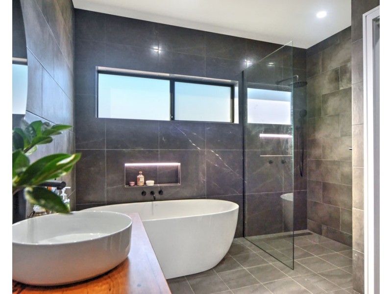 4 Alata Crescent, South Nowra NSW 2541