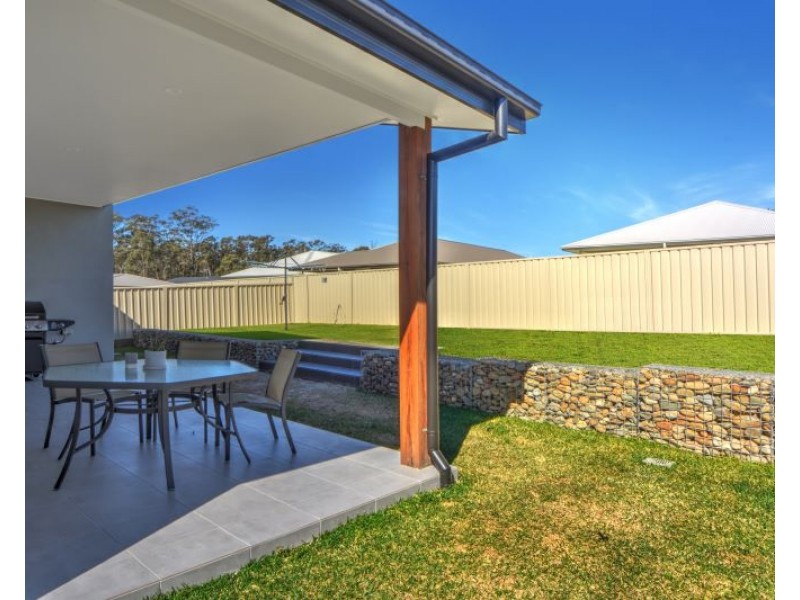 4 Alata Crescent, South Nowra NSW 2541