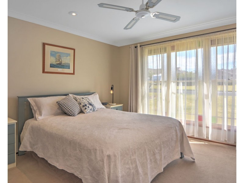 54 Jasmine Drive, Bomaderry NSW 2541