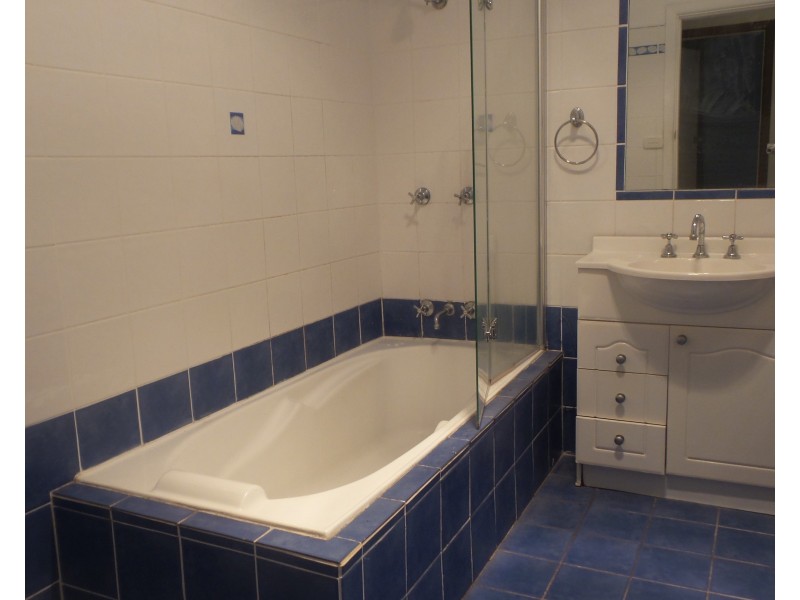 27 Page Avenue, North Nowra NSW 2541