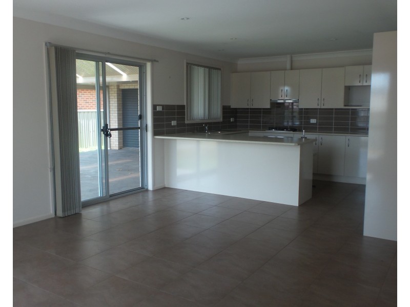 10 Denbigh Place, South Nowra NSW 2541