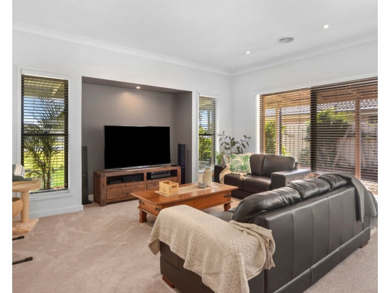 137 Rayleigh Drive, Worrigee NSW 2540