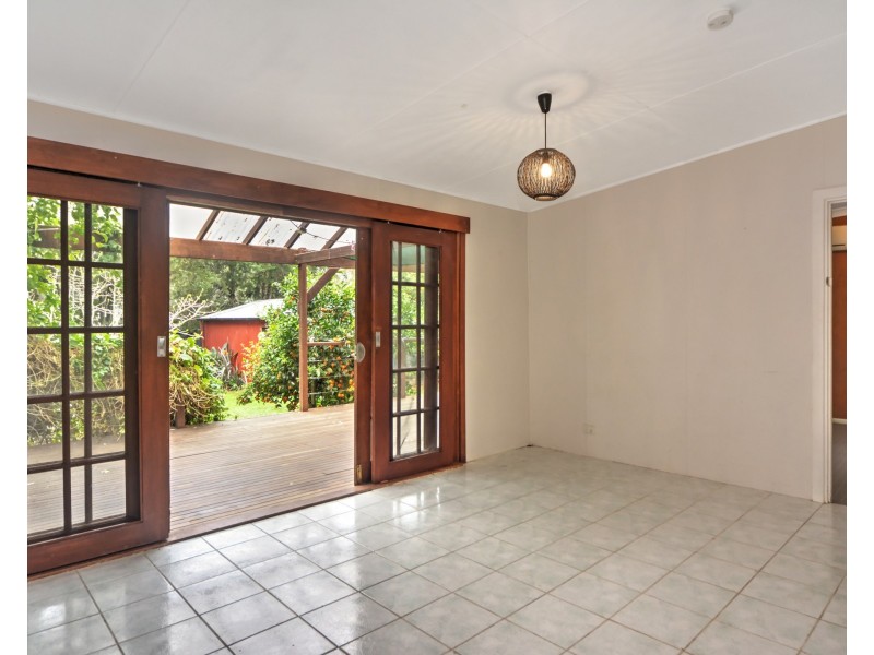 27 Page Avenue, North Nowra NSW 2541