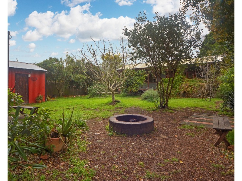 27 Page Avenue, North Nowra NSW 2541