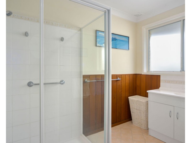 2 Fuchsia Crescent, Bomaderry NSW 2541