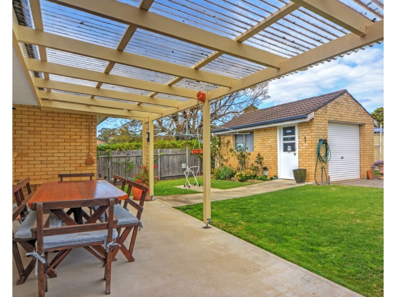 2 Fuchsia Crescent, Bomaderry NSW 2541