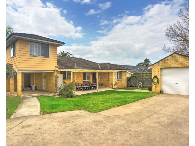 2 Fuchsia Crescent, Bomaderry NSW 2541