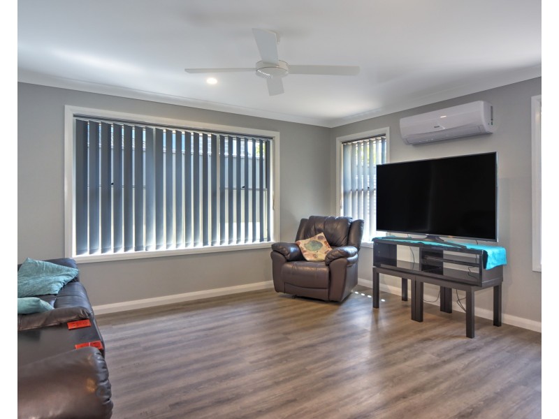 4/9 Harbour Boulevarde, Bomaderry NSW 2541