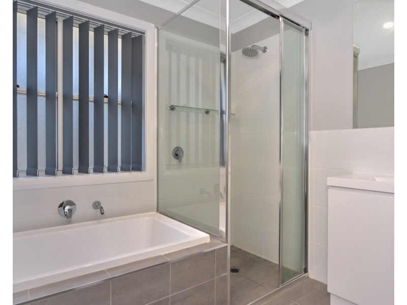 4/9 Harbour Boulevarde, Bomaderry NSW 2541