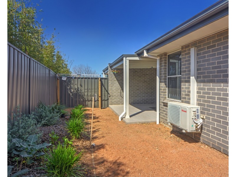 4/9 Harbour Boulevarde, Bomaderry NSW 2541