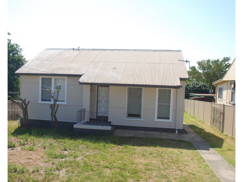 10 Burr Avenue, Nowra NSW 2541