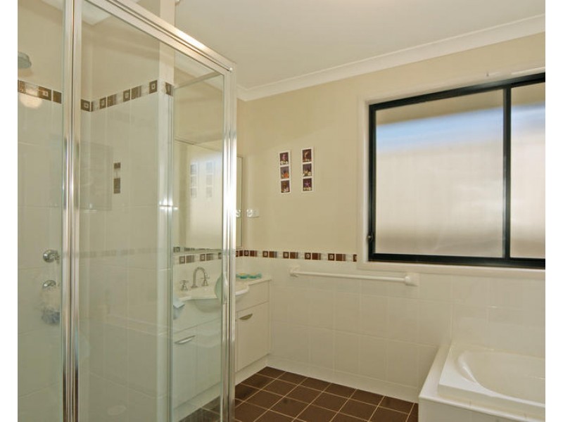 21 Warrigal Street, Nowra NSW 2541