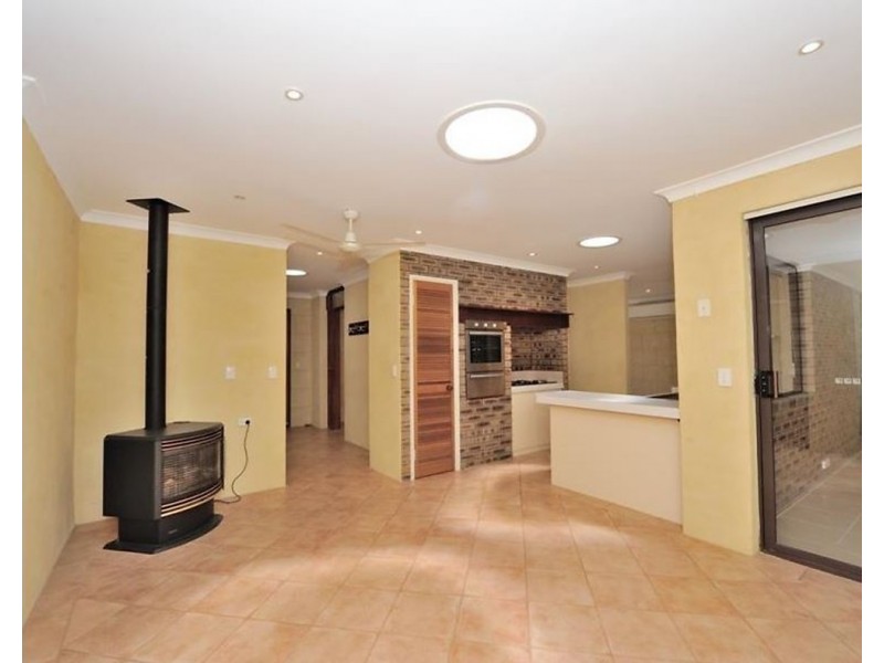 44 Minderoo Crescent, Golden Bay WA 6174