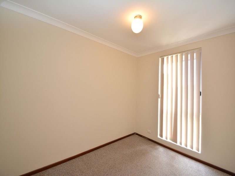 32 Yaringa Street, Golden Bay WA 6174