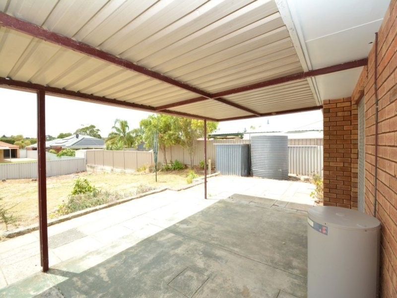 32 Yaringa Street, Golden Bay WA 6174