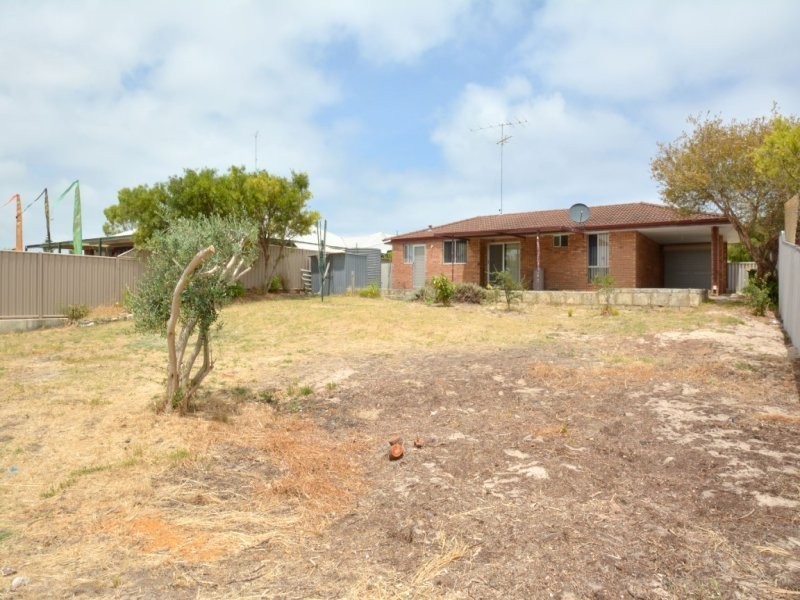 32 Yaringa Street, Golden Bay WA 6174