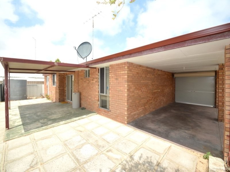 32 Yaringa Street, Golden Bay WA 6174