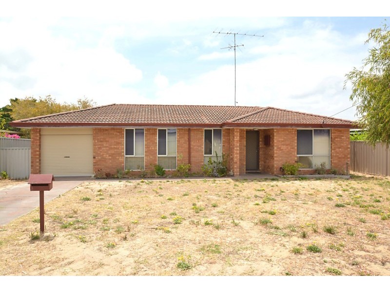 32 Yaringa Street, Golden Bay WA 6174