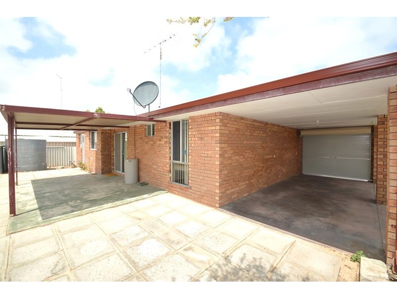 32 Yaringa Street, Golden Bay WA 6174