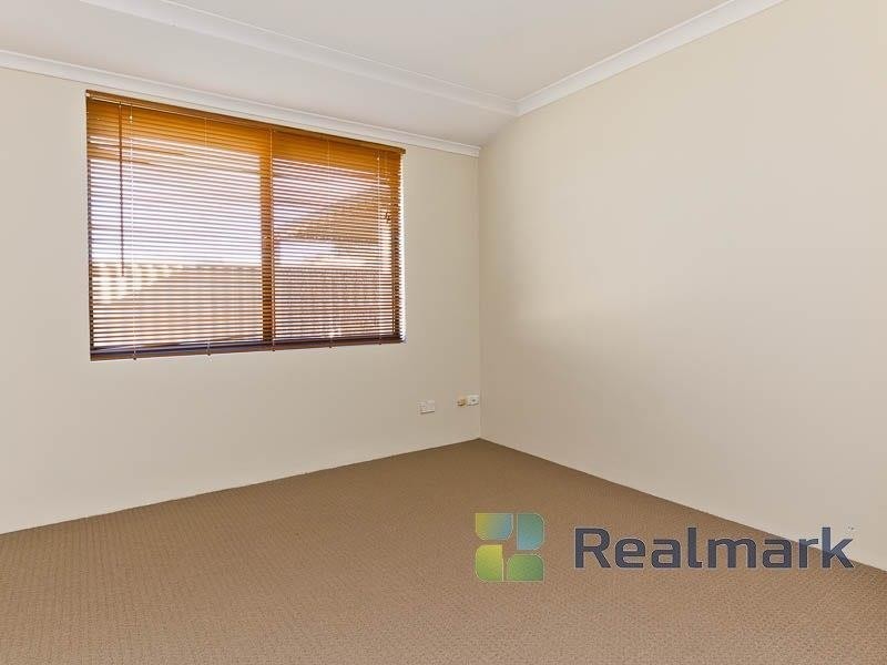 4 Claiborne, Secret Harbour WA 6173