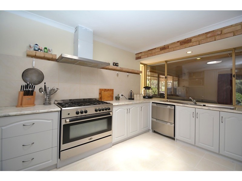 23 Henrietta Ave, Mount Nasura WA 6112