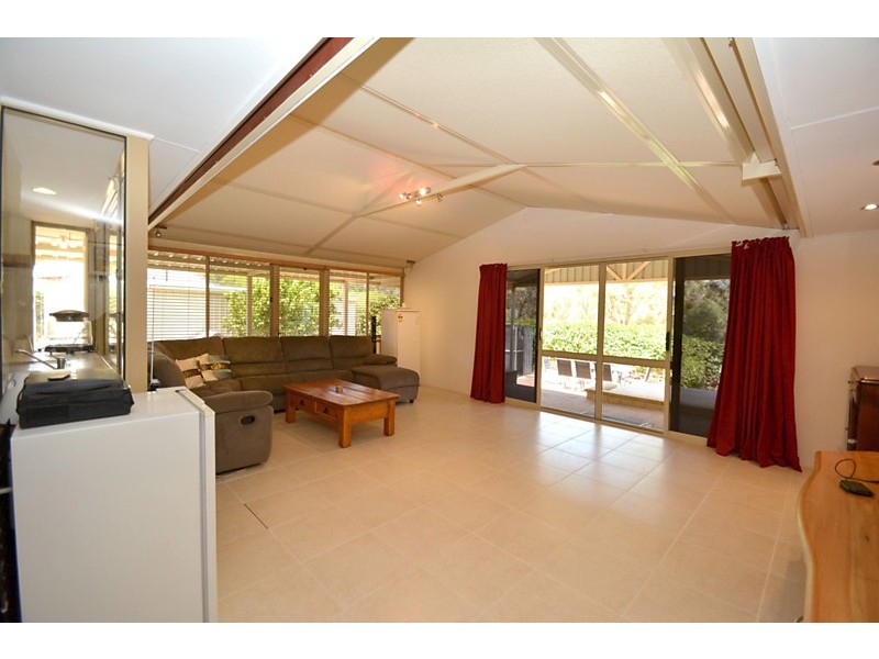 23 Henrietta Ave, Mount Nasura WA 6112