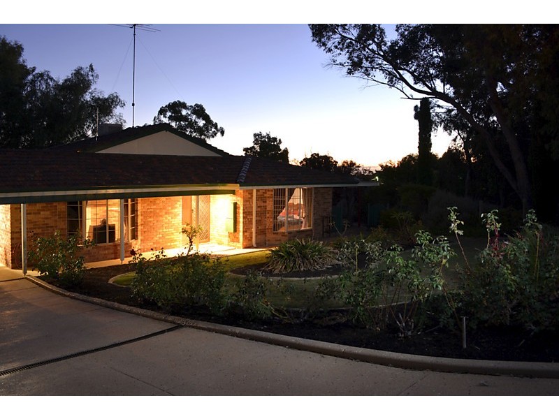 23 Henrietta Ave, Mount Nasura WA 6112