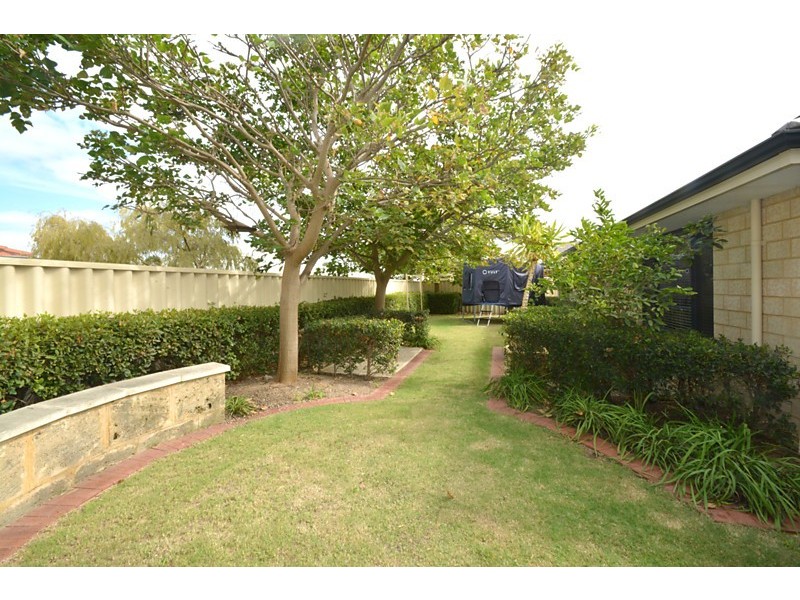 20 Miltona Drive, Secret Harbour WA 6173