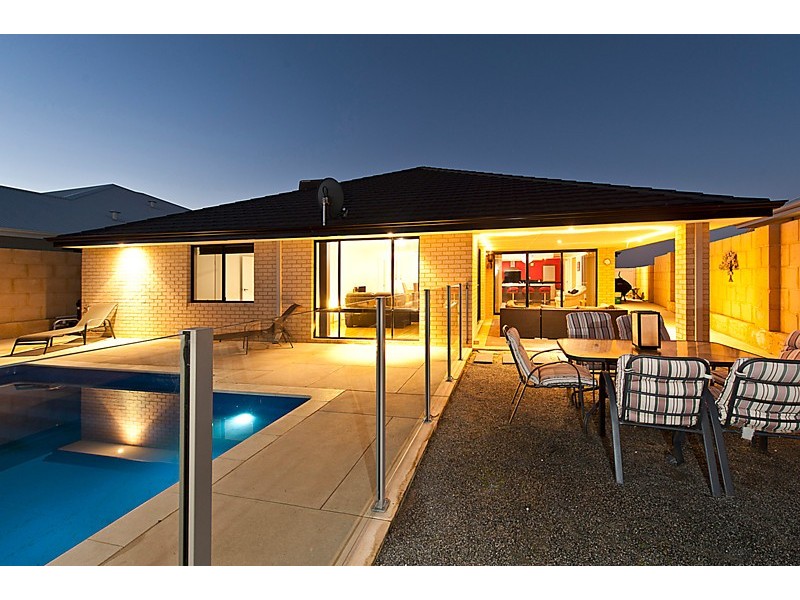 7 Flagstaff Crescent, Secret Harbour WA 6173