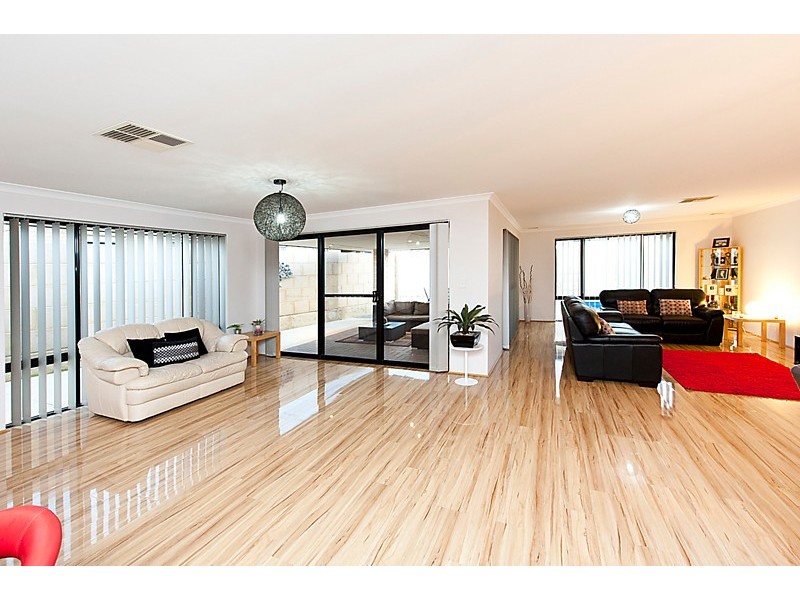 7 Flagstaff Crescent, Secret Harbour WA 6173