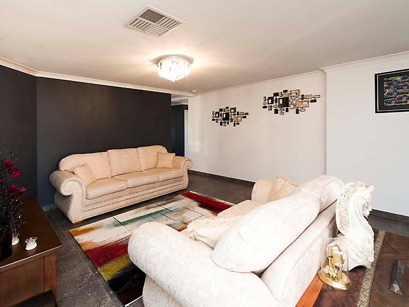 4 Wissota Pass, Secret Harbour WA 6173